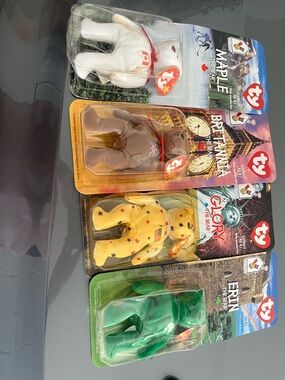 Ty Beanie Babies 4-Piece Bear Set - Maple, Britannia, Glory, Erin - 1993 ERROR